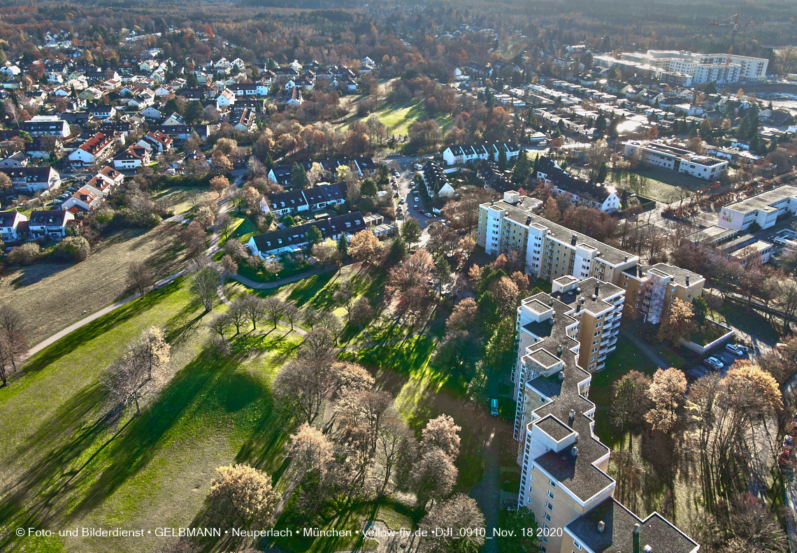 18.11.2020 - Marx-Zentrum und Wohnanalge Karl-Marx-Ring 52-62 in Neuperlach